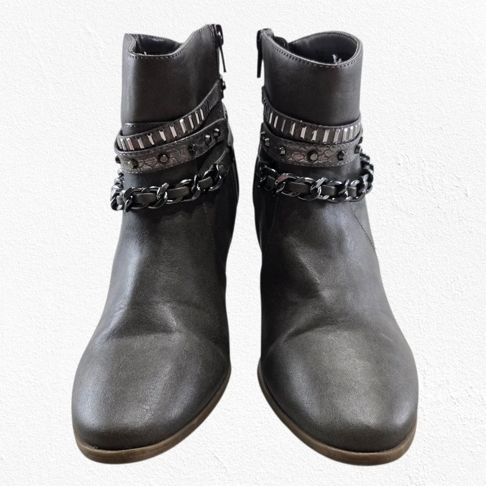 Jennifer Lopez Taupe Chain Studded Block Heel Ankle Booties Size 7.5 Edgy Glam